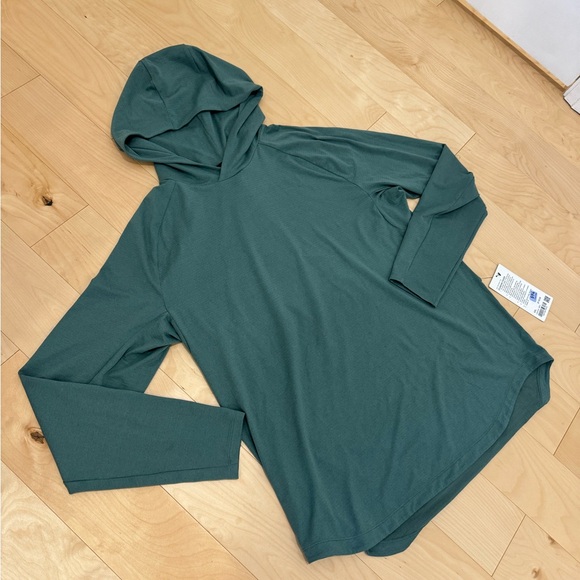 SOLD Men’s Lululemon Shirt - Picture 5 of 7